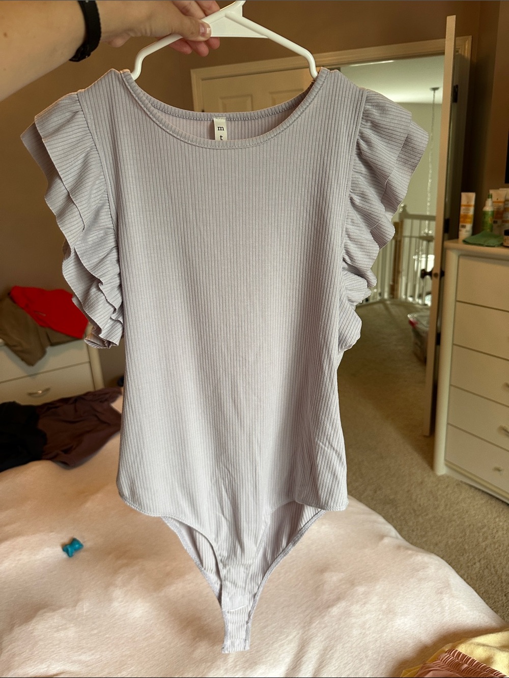 Flutter Sleeve Bodysuit (fits like a medium)